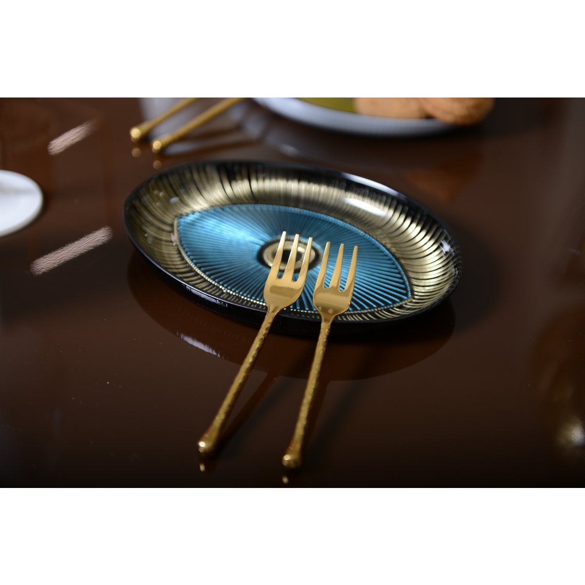 GOLDEN PASTRY FORKS - SET OF 4