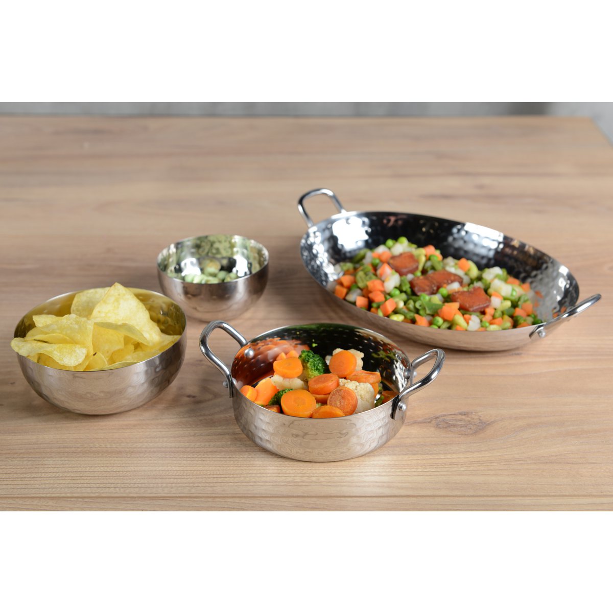 OVAAL GEHAMERDE MINI CASSEROLETTE MET TWEE HANDVATTEN 25X18.5X3.2CM