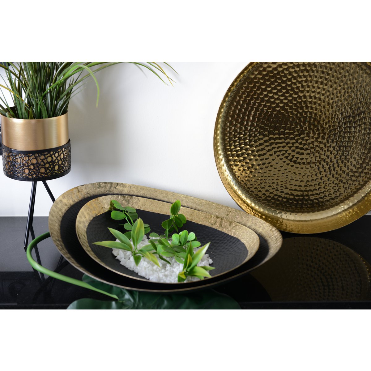 FRUIT BOWL BLACK METAL GOLD EDGE 43.5X37CM