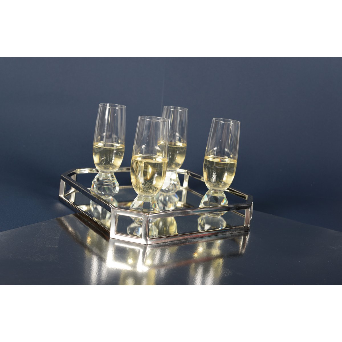 FLUTES WITH DIAMOND BASE - SET OF 4