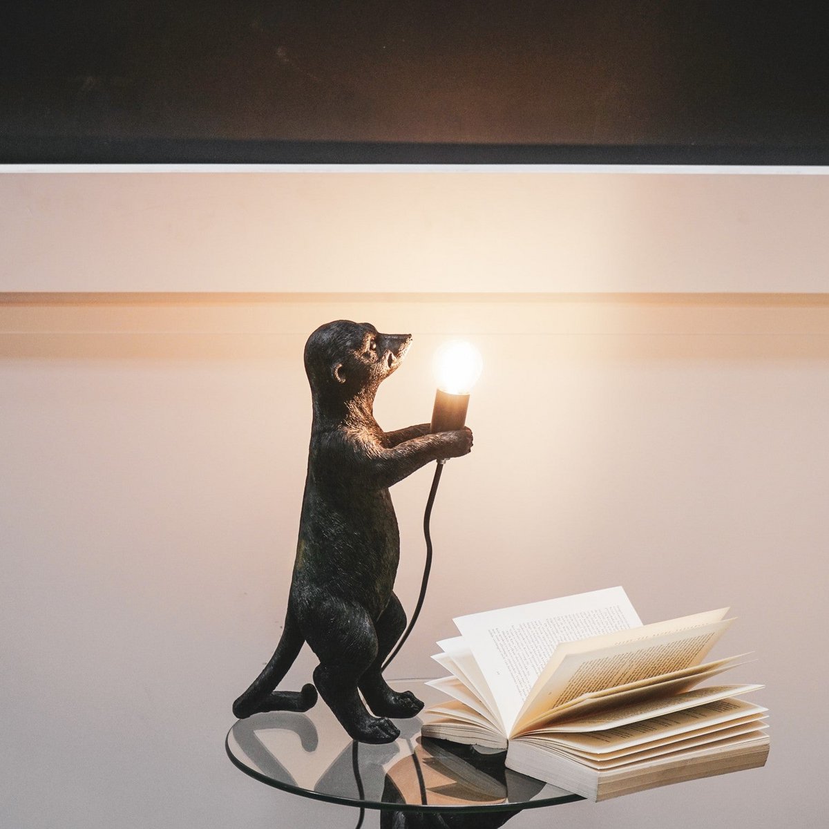 HV Meerkat Lamp - Black - 15x10x38cm