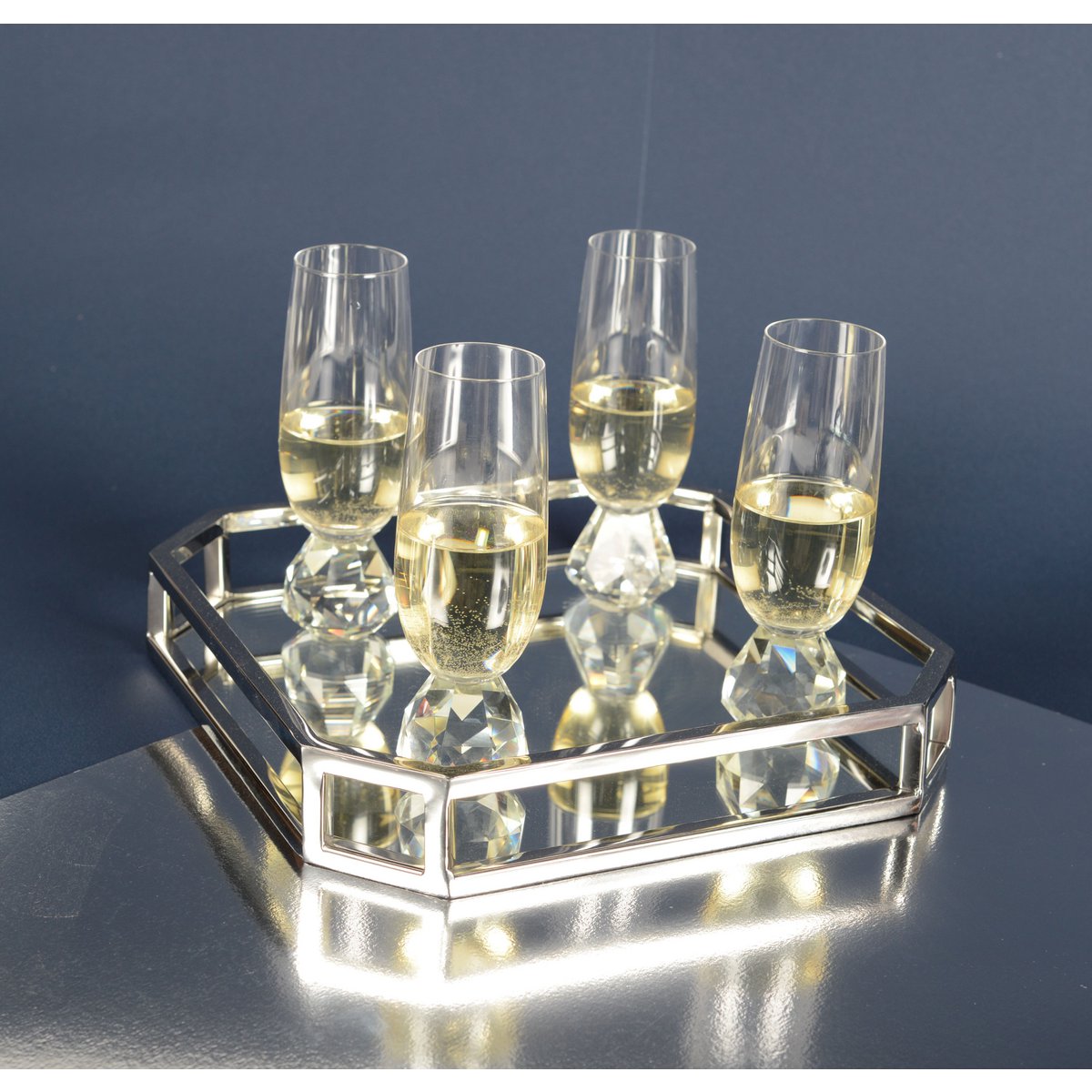 FLUTES WITH DIAMOND BASE - SET OF 4