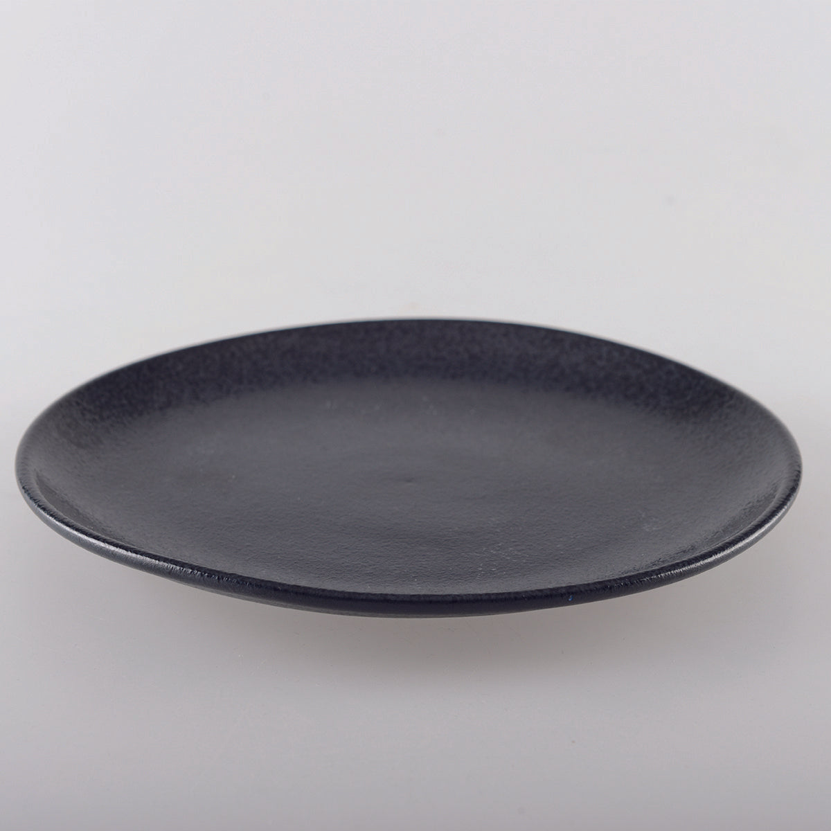 BLACK FLAT PLATE WITH GLOSS 27CM