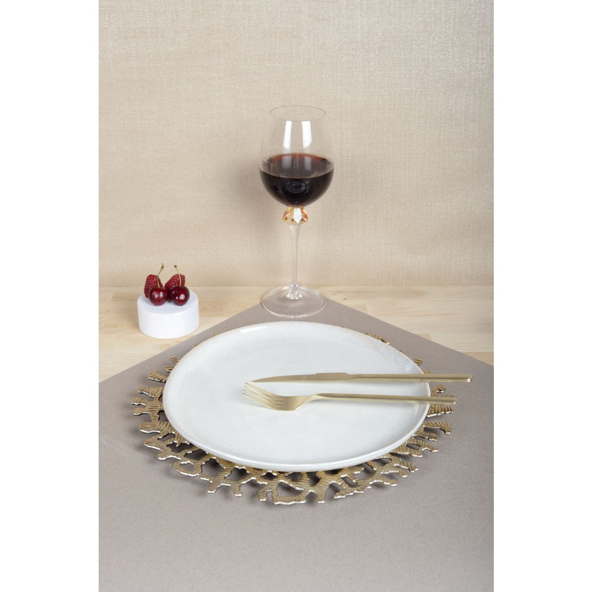 24-PIECE CUTLERY SET CHAMPAGNE MAT