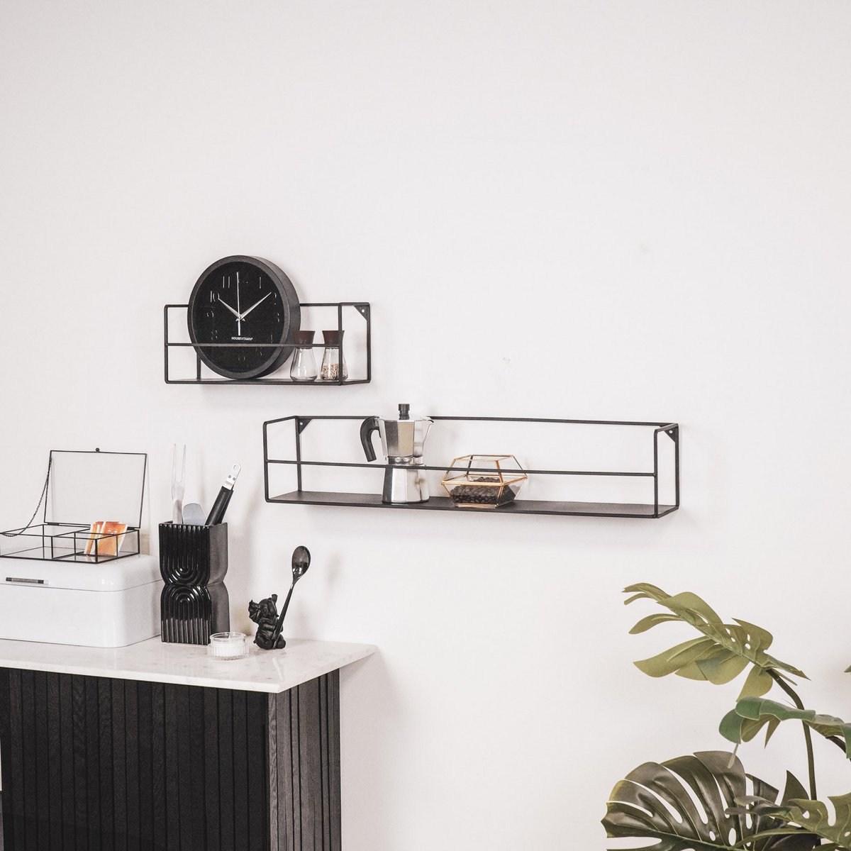 HV Set of 2 Wall Shelves - Black - Metal -