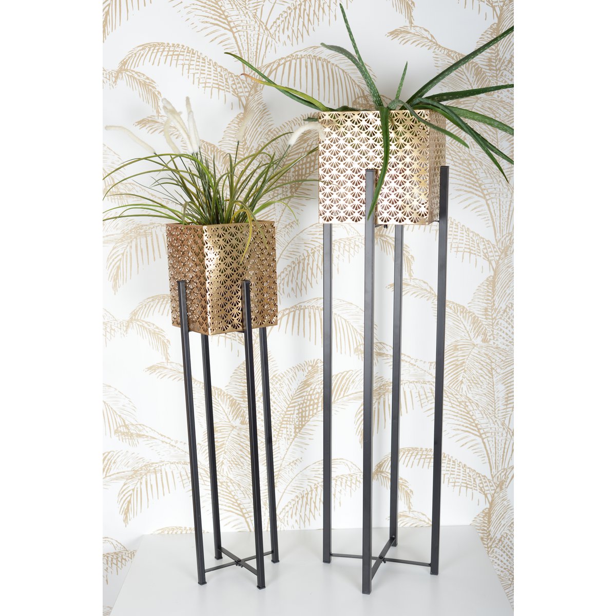 METALEN PLANTENSTANDER MET GOUDEN IJZEREN POT H.60CM