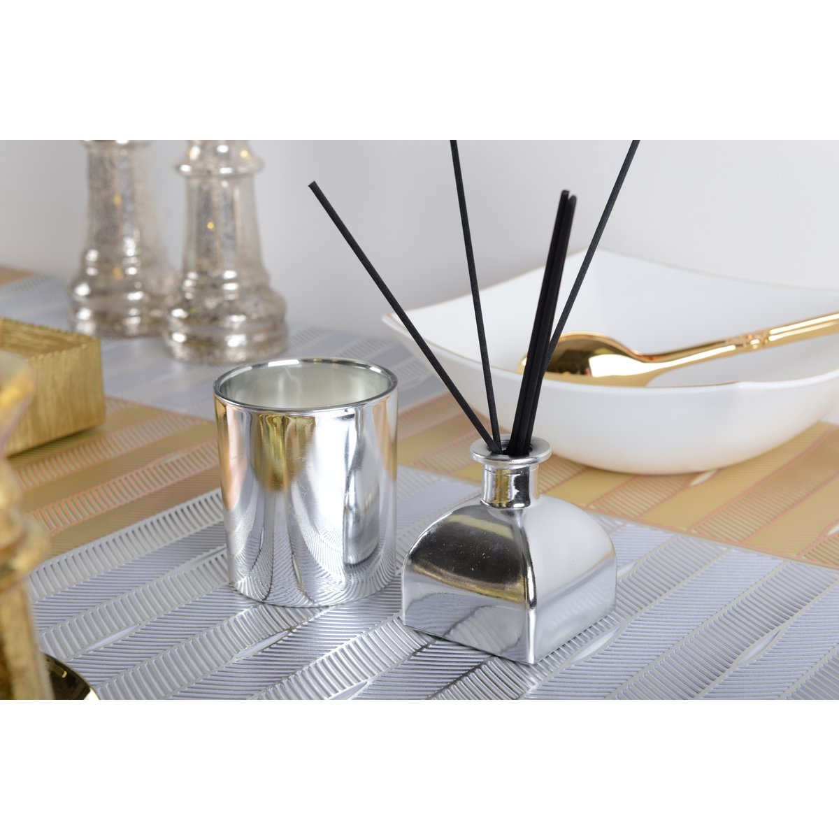 CANDLE and SCENTED BOX SILVER PERFUME FREESIAN