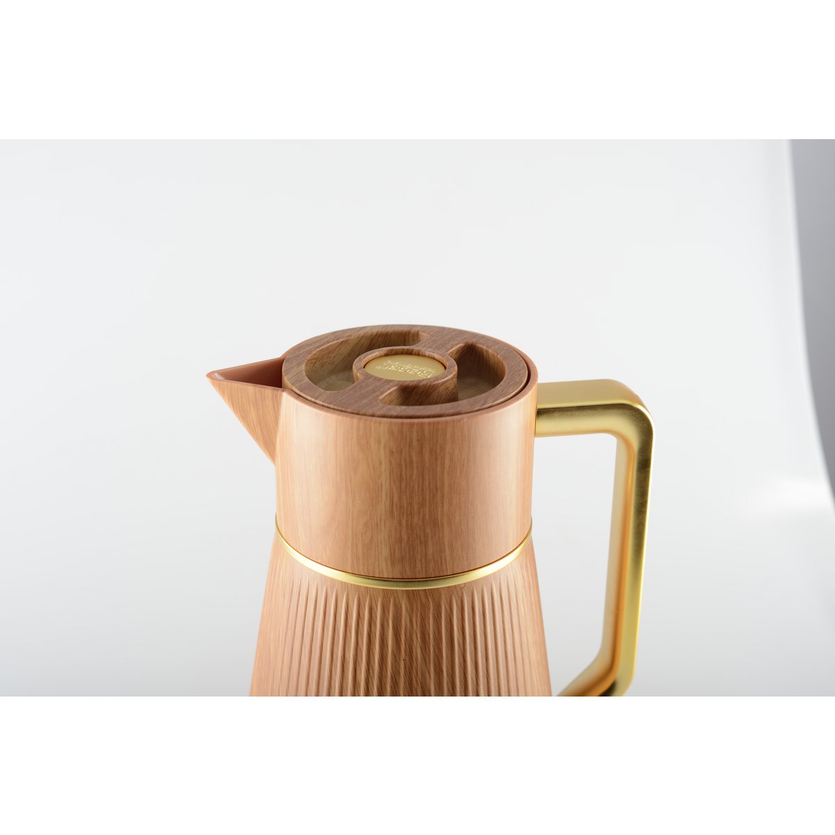 WOODEN COFFEE POT WITH GOLDEN HANDLE 1L