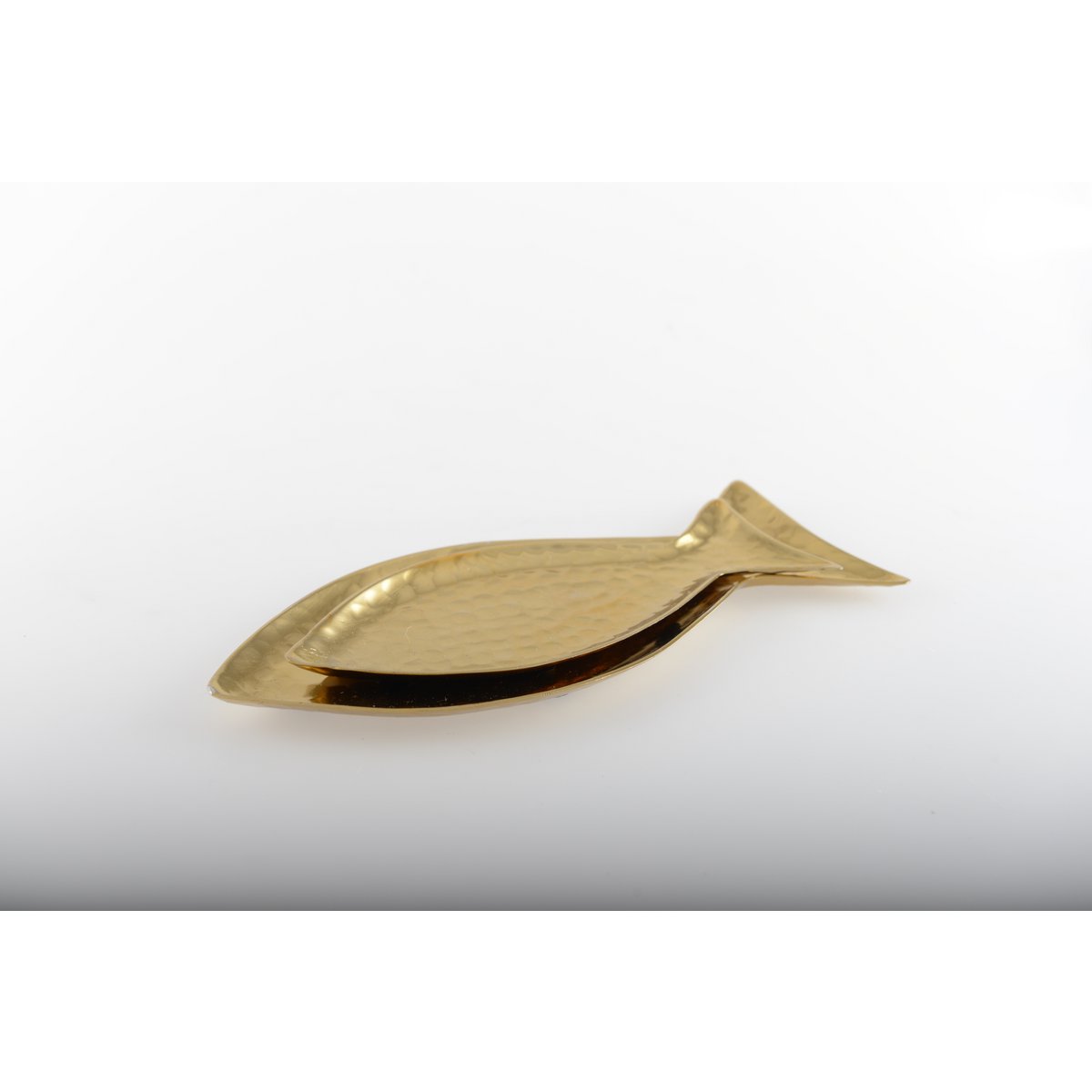 GOLD HAMMERED FISH CUP 24.5CM