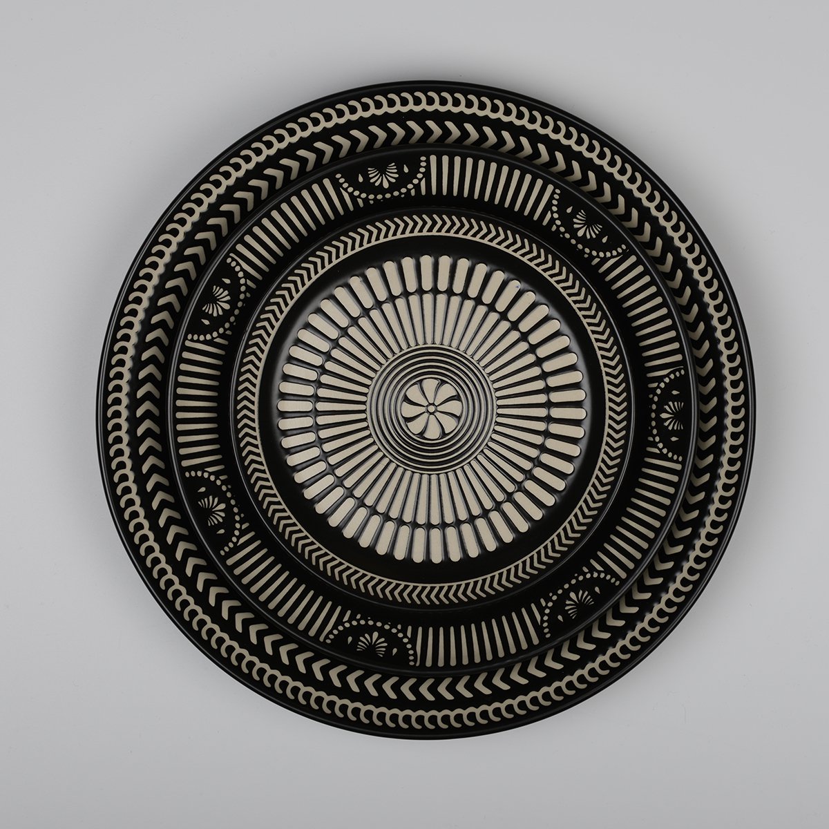 BLACK BREAD PLATE 16CM